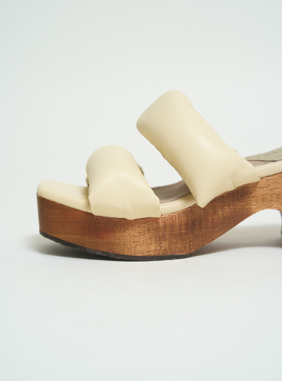 YOGAHEELS